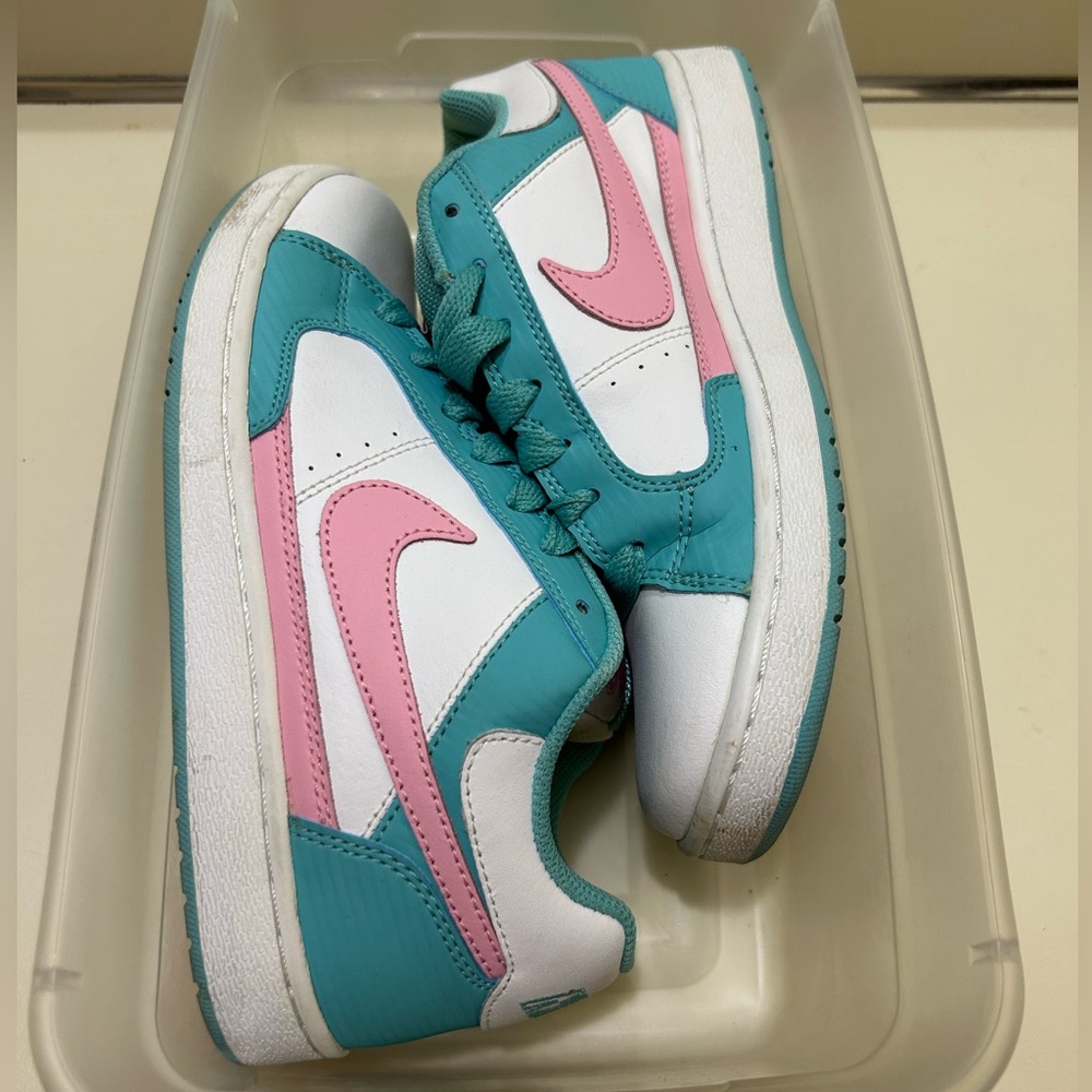 Nike 6.0 blue and pink sneakers size 7.5